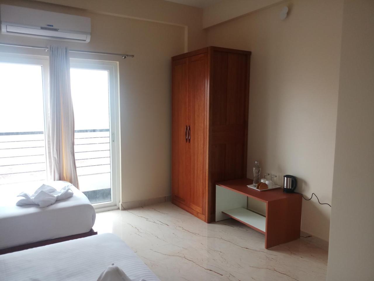 Lali Petals Apartment Madikeri Bagian luar foto