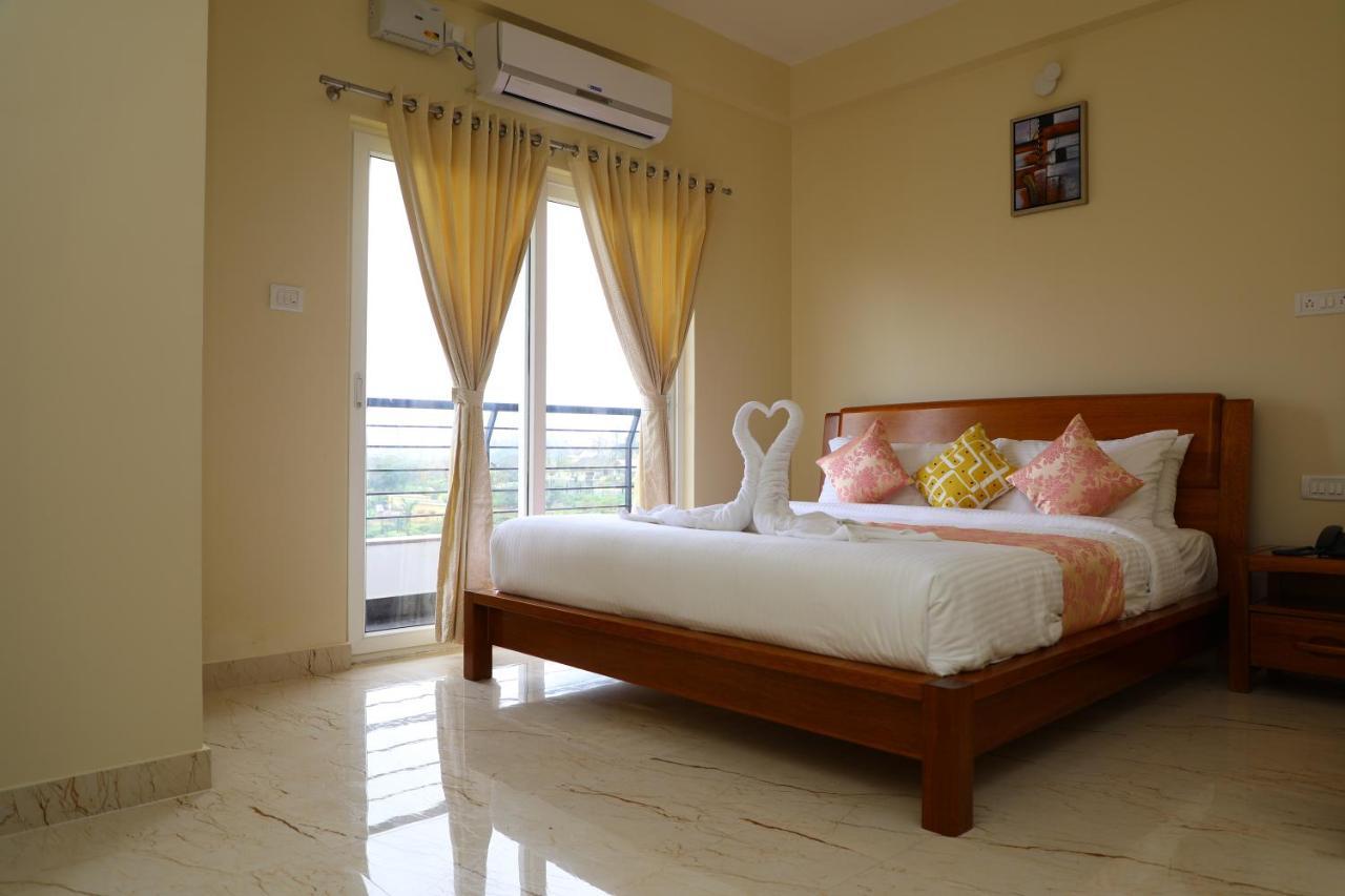 Lali Petals Apartment Madikeri Bagian luar foto