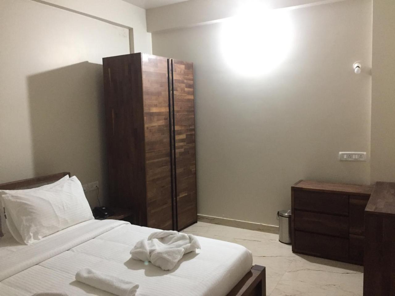Lali Petals Apartment Madikeri Bagian luar foto